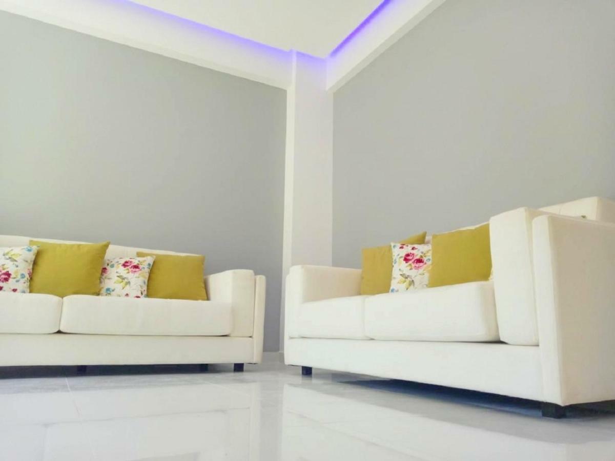 Luxury Apartment Next To The Sea Beach Athen Exterior foto